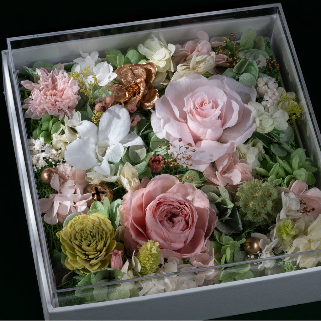 BESIDE Floral Canvas Garden Pink Green Preserved Flower Gift Box Top View